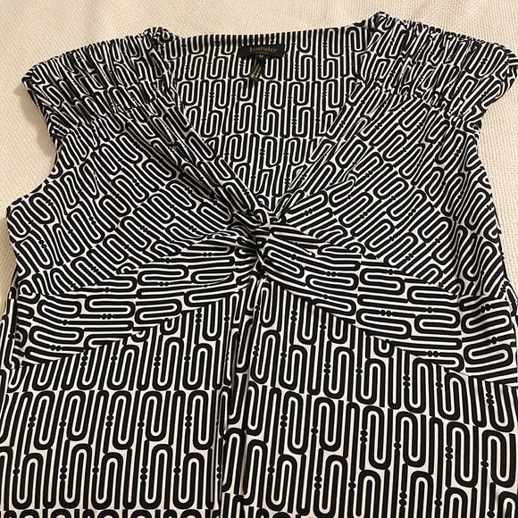 Laundry by Shelli Segal Los Angeles. Black & white pattern. Size 12 - Picture 2 of 3